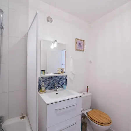 - Le Nid - 25min Paris Apartment Romainville